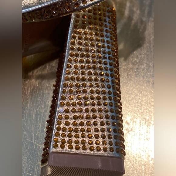 NWT Zara Gold Block Heel Sandals. Size 37 - Picture 12 of 16